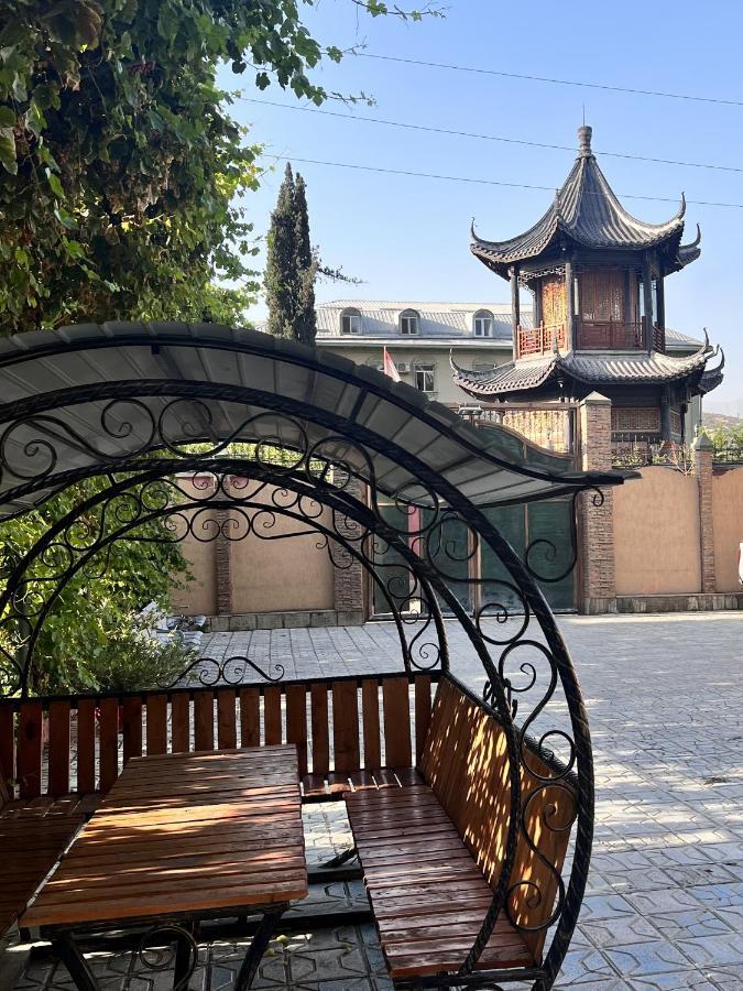 Alisher Hotel Dushanbe Esterno foto