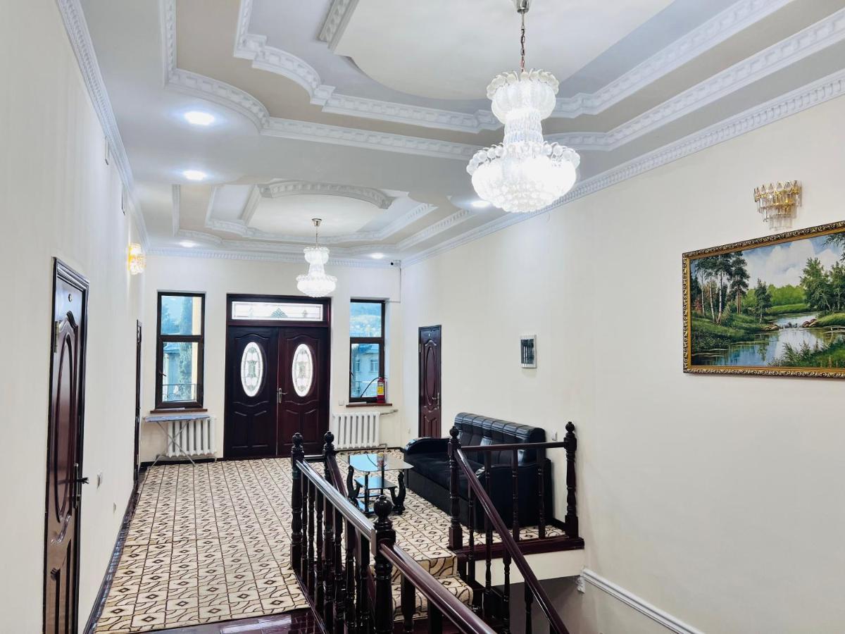 Alisher Hotel Dushanbe Esterno foto
